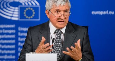 Stire din Politică-Administrație : "Va fi un președinte căruia să îi pese de toți!"