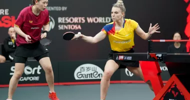 Stire din Sport : Adina Diaconu este sfertfinalistă la Singapore Smash 2026 în proba de dublu feminin