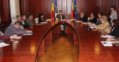 Prefectul Claudiu Palaz, "arbitru" în conflictul portuarilor - 2