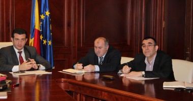 Prefectul Claudiu Palaz, "arbitru" în conflictul portuarilor - 4