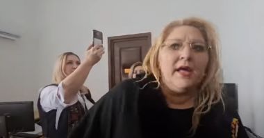 Stire din Eveniment : Parchetul General s-a autosesizat, după ce Diana Șoșoacă s-a dus peste judecătorii Curții Constituționale