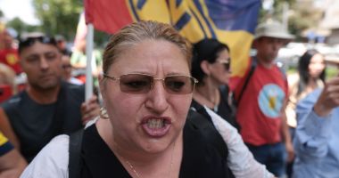 Stire din Eveniment : Diana Şoşoacă, anchetată pentru promovarea de mesaje legionare. Parchetul General s-a autosesizat