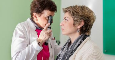 Stire din Sănătate : O dietă săracă în carbohidrați poate preveni apariția glaucomului