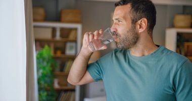 Stire din Sănătate : Ce pericole ascunde dieta cu apă: deshidratare, slăbiciune și dezechilibre
