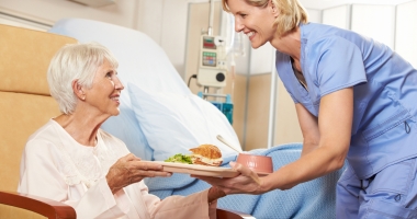 Stire din Sănătate : Poate fi vindecat cancerul prin dietă?