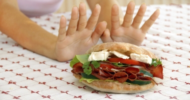 Stire din Diverse : Ce pățește creierul nostru atunci când avem o dietă săracă în carbohidrați?