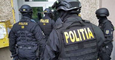 Grup ce racola fete pentru prostituție, destructurat. Suma obținută de pe urma victimelor