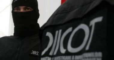 Stire din Eveniment : Un bărbat care droga minore și facea sex cu ele, arestat de DIICOT