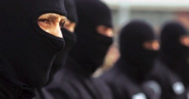 Stire din Eveniment : Nouă interlopi au fost reținuți de DIICOT, într-un caz de trafic de persoane