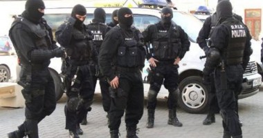 Stire din Eveniment : Percheziții în Suceava și Botoșani pentru destructurarea unei rețele de hoți din bancomate