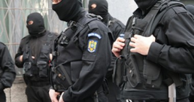 Stire din Eveniment : DIICOT / Percheziții la Constanța. Vizate: persoane care se ocupau cu fraude bancare