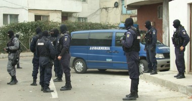 Stire din Eveniment : PERCHEZIȚII LA CONSTANȚA. Cum au scos carderii constănțeni milioane de euro din conturile oamenilor
