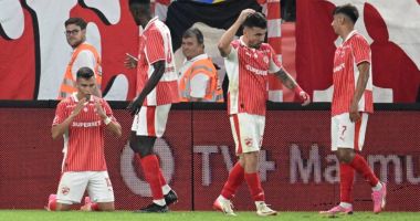 Stire din Sport : Dinamo a învins-o pe FCSB într-un meci cu şapte goluri
