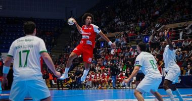 Stire din Sport : CS Dinamo Bucureşti a învins Sporting Lisabona, în Liga Campionilor la handbal masculin