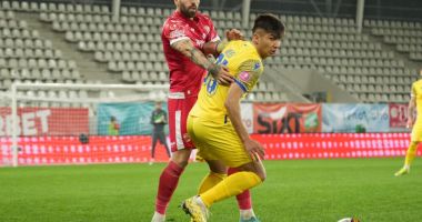 Stire din Sport : Dinamo, egalată in extremis de Petrolul Ploieşti în faza play-out a Superligii