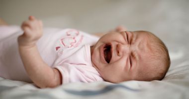 Stire din Sănătate : Din ce cauză se nasc unii copii cu intestinele în afara corpului