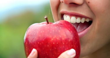 Stire din Social : Pentru o dantură sănătoasă,  reglați-vă dieta!