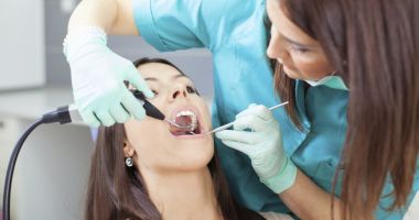 Stire din Sănătate : O simplă vizită la dentist vă poate arăta cât de bolnav sunteţi