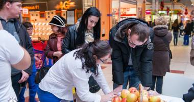 Stire din Sănătate : Aveți grijă de dantură! Vă garantează un zâmbet frumos