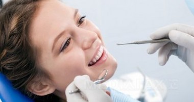 Stire din Sănătate : Aproximativ 80% dintre români au probleme dentare