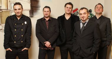 Stire din Cultură-Educație : "Direcția 5" cântă  în Club "Doors"