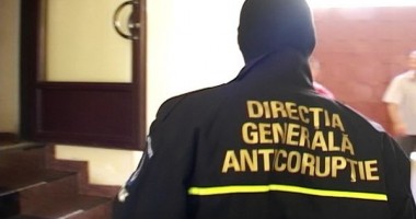 Stire din Eveniment : Procurorii DGA au testat sute de persoane din MAI: zece au picat