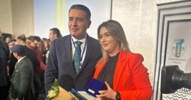 Stire din Cultură-Educație : Directorul școlii din Lipnița, premiat la Gala Tineretului din România