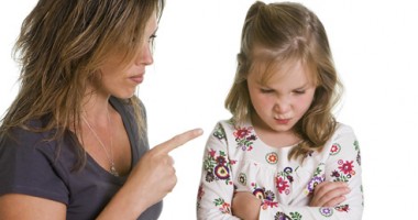 Stire din Diverse : Cum ne disciplinăm copiii fără să îi rănim