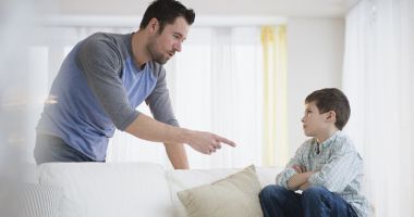 Stire din Fun : Discuții de oameni maturi, ca de la tată la fiu