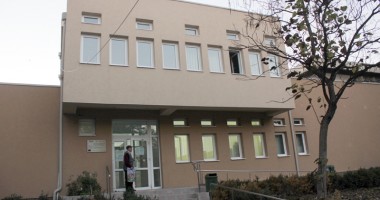 Stire din Sănătate : Caz confirmat de TBC la Colegiul  "Mircea cel Bătrân"