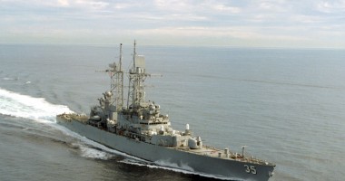 Stire din Eveniment : Nava americană USS Truxtun  continuă exercițiile în Marea Neagră