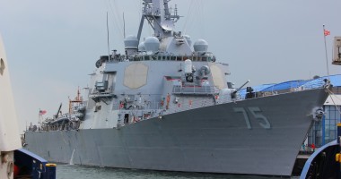 Stire din Actualitate : Pentagonul confirmă că un avion militar rus a urmărit nava USS Donald Cook în Marea Neagră