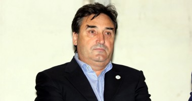 Stire din Politică-Administrație : "Diversiunea, specialitatea Guvernului Ponta 3 pentru  a-și masca inactivitatea"