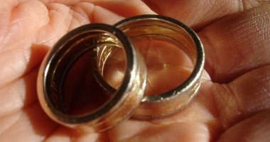 Stire din Eveniment : S-a scumpit divorțul la primărie