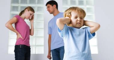 Stire din Social : INS. Mai puține căsătorii și mai multe divorțuri