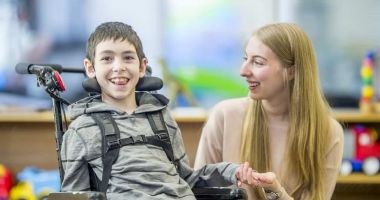Stire din Social : Părinții copiilor cu dizabilități pot beneficia de program redus de lucru