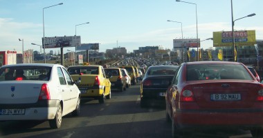Stire din Eveniment : Accident pe DN1, circulația este îngreunată pe ambele sensuri