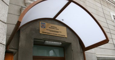 Stire din Eveniment : A fost promulgată scoaterea din competența DNA a cercetării abuzurilor cu prejudiciu sub 1 milion de euro