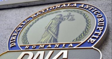 Stire din Eveniment : Reținută pentru LUARE de MITĂ! 3.000 de lei pentru șefa din Finanțele Publice