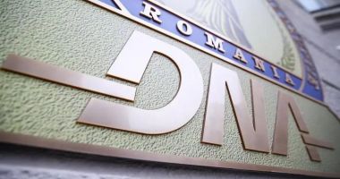 Stire din Eveniment : Funcţionari ANAF şi un dezvoltator imobiliar, puşi sub acuzare de DNA