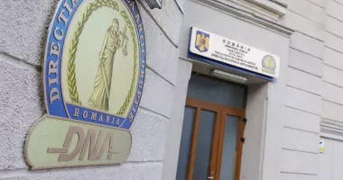 Stire din Eveniment : Directorul de la Grup Feroviar Român acuzat de dare de mită, plasat sub control judiciar pe cauțiune