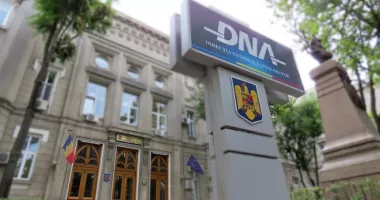 Primar trimis în judecată de DNA. Ar fi primit 500.000 de lei mită pentru un contract de modernizare a drumurilor