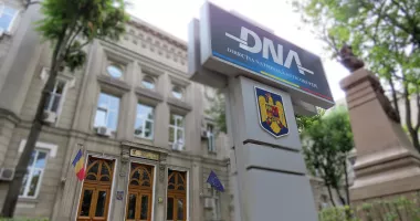 Stire din Eveniment : DNA a descins la Consiliul Județean Brăila și la un club sportiv. Ancheta este în desfășurare