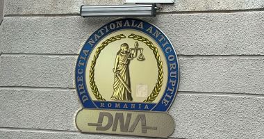 Stire din Eveniment : Prins în flagrant de DNA! Polițistul Florin Simineanu, care trebuia să apere legea, acuzat că o vinde pe bucăți!