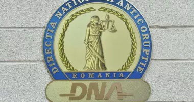 Stire din Actualitate : Percheziţii DNA la primăria Sectorului 5