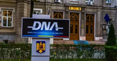Stire din Eveniment : Arhitect-șef pus sub control judiciar într-un dosar de corupție și abuz în serviciu