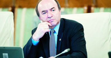 Stire din Eveniment : Laura Codruța Kovesi, greu de înlocuit. Cei patru candidați înscriși la șefia DNA, respinși