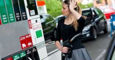 Doar prețurile carburanților au motive să scadă