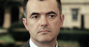 Stire din Sport : Dobronăuțeanu rămâne în conducerea Federației Europene de Șah