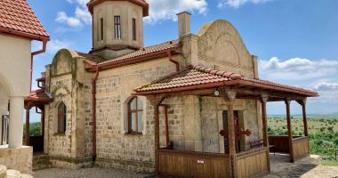 Stire din Cultură-Educație : Ortodoxism în Dobrogea - Mănăstirea şi peştera Sfântului Ioan Casian